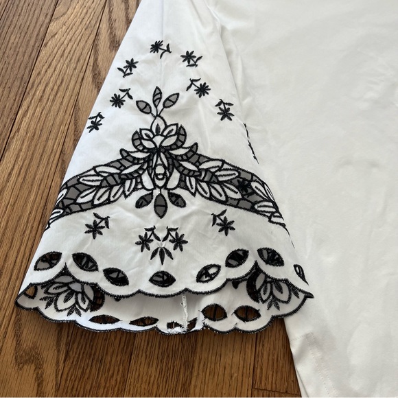 Chico’s Mixed Media Top Embroidered Eyelet Sleeve Alabaster Size Chico’s 1=Us M - Picture 3 of 8